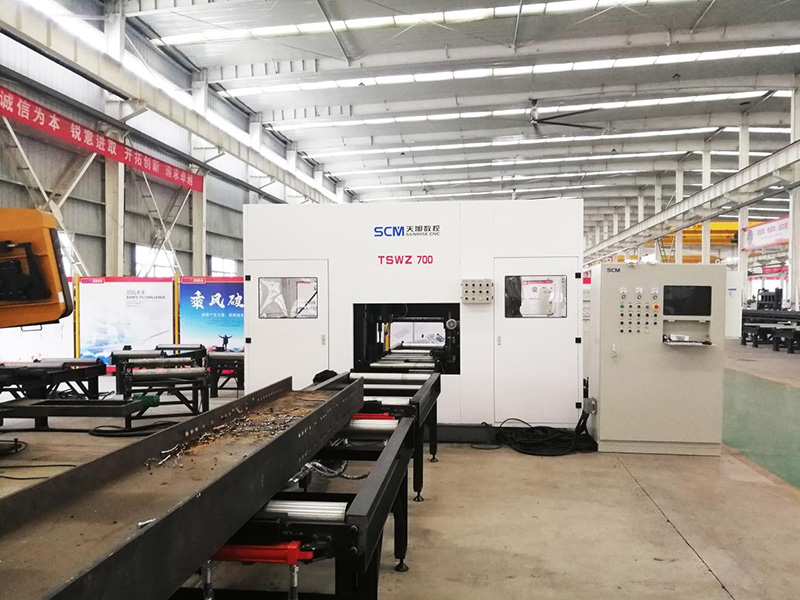 Machine de forage CNC à trois dimensions type TSWZ700